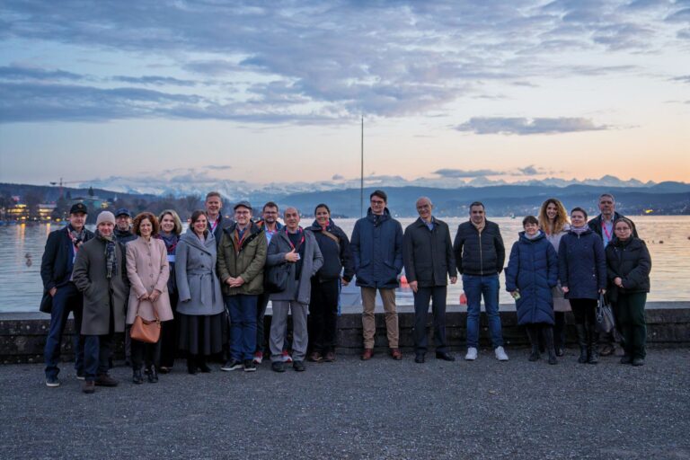 (R) Droits réservés